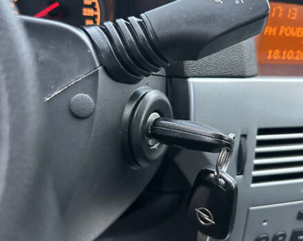 Опель Астра 2010 в Полтаве на Automoto.ua Серый Опель Астра, объемом двигателя 1.6 л и пробегом 143 тыс. км за 6500 $, фото 25 на Automoto.ua