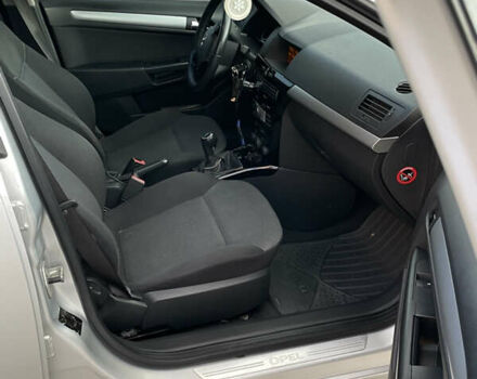 Сірий Опель Астра, об'ємом двигуна 1.7 л та пробігом 256 тис. км за 4800 $, фото 13 на Automoto.ua