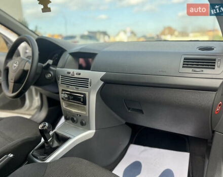 Серый Опель Астра, объемом двигателя 1.6 л и пробегом 231 тыс. км за 4950 $, фото 14 на Automoto.ua