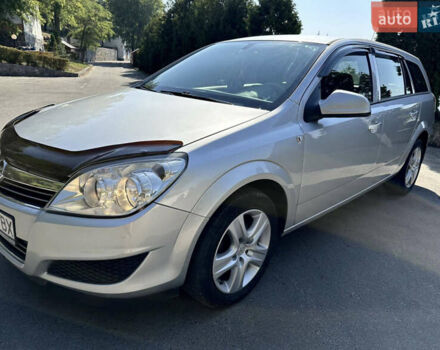 Серый Опель Астра, объемом двигателя 1.69 л и пробегом 217 тыс. км за 5850 $, фото 1 на Automoto.ua