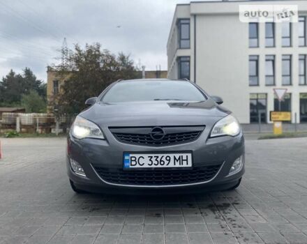 Серый Опель Астра, объемом двигателя 1.4 л и пробегом 230 тыс. км за 7000 $, фото 2 на Automoto.ua