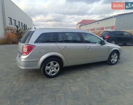 Опель Астра 2010 в Луцке на Automoto.ua Серый Опель Астра, объемом двигателя 1.6 л и пробегом 175 тыс. км за 5500 $, фото 4 на Automoto.ua