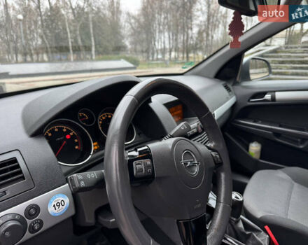 Серый Опель Астра, объемом двигателя 1.6 л и пробегом 209 тыс. км за 6400 $, фото 39 на Automoto.ua