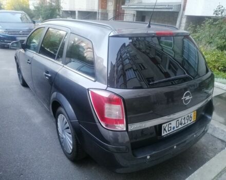 Опель Астра 2010 у Тернополі на Automoto.ua Сірий Опель Астра, об'ємом двигуна 1.6 л та пробігом 204 тис. км за 6200 $, фото 2 на Automoto.ua