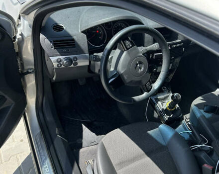 Опель Астра 2010 в Хотине на Automoto.ua Серый Опель Астра, объемом двигателя 1.91 л и пробегом 293 тыс. км за 6799 $, фото 15 на Automoto.ua