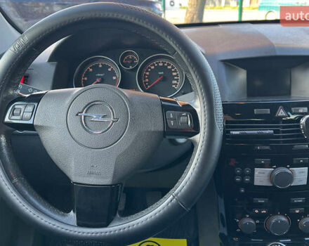 Серый Опель Астра, объемом двигателя 1.69 л и пробегом 260 тыс. км за 5300 $, фото 10 на Automoto.ua