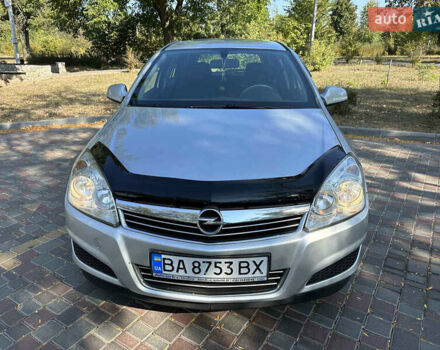Серый Опель Астра, объемом двигателя 1.7 л и пробегом 220 тыс. км за 8700 $, фото 2 на Automoto.ua