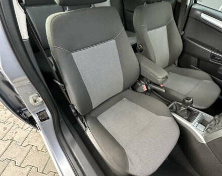 Серый Опель Астра, объемом двигателя 1.6 л и пробегом 224 тыс. км за 5500 $, фото 48 на Automoto.ua