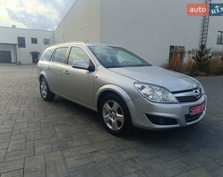 Опель Астра 2010 в Луцке на Automoto.ua Серый Опель Астра, объемом двигателя 1.6 л и пробегом 175 тыс. км за 5500 $, фото 3 на Automoto.ua