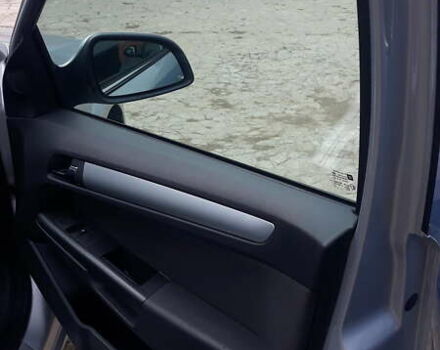 Серый Опель Астра, объемом двигателя 1.7 л и пробегом 275 тыс. км за 5800 $, фото 20 на Automoto.ua