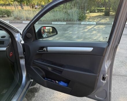 Серый Опель Астра, объемом двигателя 1.6 л и пробегом 212 тыс. км за 5999 $, фото 9 на Automoto.ua