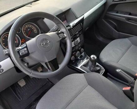 Серый Опель Астра, объемом двигателя 1.7 л и пробегом 196 тыс. км за 6200 $, фото 5 на Automoto.ua