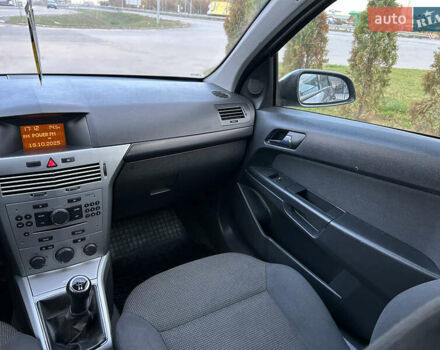 Опель Астра 2010 в Полтаве на Automoto.ua Серый Опель Астра, объемом двигателя 1.6 л и пробегом 143 тыс. км за 6500 $, фото 16 на Automoto.ua