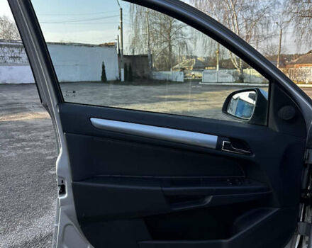 Серый Опель Астра, объемом двигателя 1.6 л и пробегом 245 тыс. км за 5800 $, фото 11 на Automoto.ua