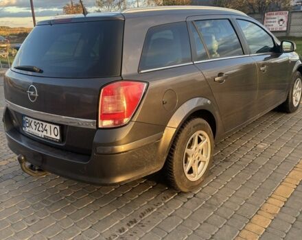 Серый Опель Астра, объемом двигателя 1.7 л и пробегом 282 тыс. км за 5350 $, фото 2 на Automoto.ua