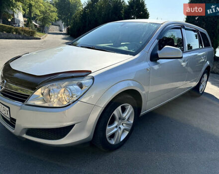 Серый Опель Астра, объемом двигателя 1.7 л и пробегом 220 тыс. км за 8700 $, фото 1 на Automoto.ua