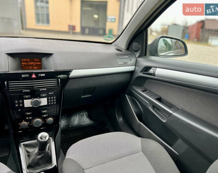 Сірий Опель Астра, об'ємом двигуна 1.6 л та пробігом 260 тис. км за 6250 $, фото 80 на Automoto.ua