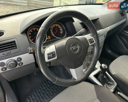 Серый Опель Астра, объемом двигателя 1.6 л и пробегом 224 тыс. км за 5500 $, фото 28 на Automoto.ua
