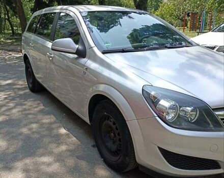 Опель Астра 2010 у Києві на Automoto.ua Сірий Опель Астра, об'ємом двигуна 1.7 л та пробігом 255 тис. км за 5500 $, фото 2 на Automoto.ua