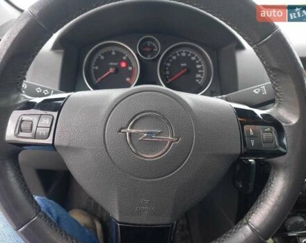 Опель Астра 2010 в Черкассах на Automoto.ua Серый Опель Астра, объемом двигателя 1.7 л и пробегом 249 тыс. км за 6650 $, фото 31 на Automoto.ua