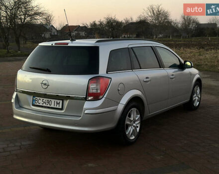 Серый Опель Астра, объемом двигателя 1.69 л и пробегом 245 тыс. км за 5800 $, фото 5 на Automoto.ua