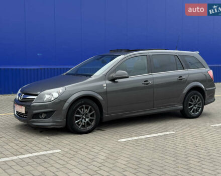 Опель Астра 2010 в Дубно на Automoto.ua Серый Опель Астра, объемом двигателя 1.6 л и пробегом 229 тыс. км за 5100 $, фото 1 на Automoto.ua