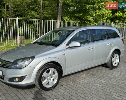 Серый Опель Астра, объемом двигателя 1.7 л и пробегом 255 тыс. км за 5800 $, фото 19 на Automoto.ua