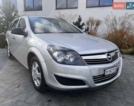 Серый Опель Астра, объемом двигателя 1.6 л и пробегом 231 тыс. км за 4950 $, фото 2 на Automoto.ua
