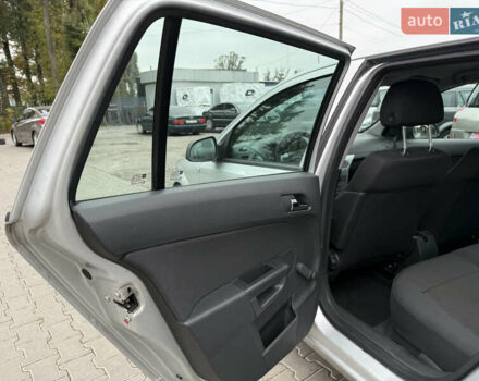 Серый Опель Астра, объемом двигателя 1.6 л и пробегом 210 тыс. км за 5499 $, фото 35 на Automoto.ua