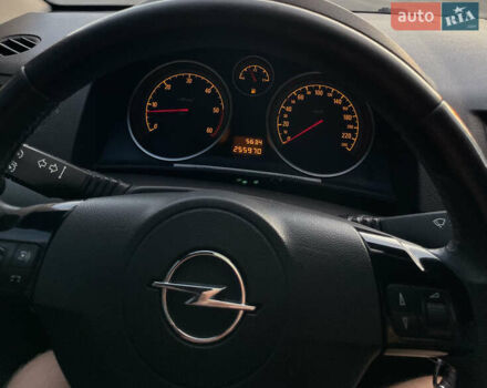 Сірий Опель Астра, об'ємом двигуна 1.7 л та пробігом 256 тис. км за 4800 $, фото 22 на Automoto.ua