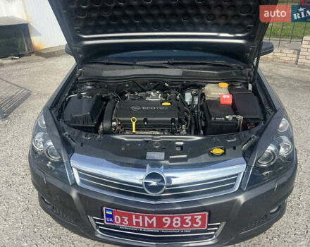 Опель Астра 2010 в Запорожье на Automoto.ua Серый Опель Астра, объемом двигателя 1.6 л и пробегом 152 тыс. км за 7050 $, фото 8 на Automoto.ua