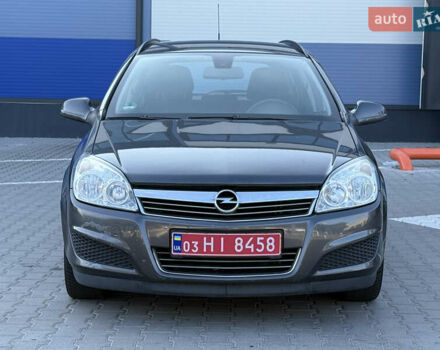 Опель Астра 2010 в Ровно на Automoto.ua Серый Опель Астра, объемом двигателя 1.6 л и пробегом 203 тыс. км за 5350 $, фото 2 на Automoto.ua
