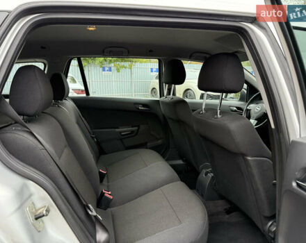 Опель Астра 2010 у Вінниці на Automoto.ua Сірий Опель Астра, об'ємом двигуна 0 л та пробігом 210 тис. км за 5600 $, фото 46 на Automoto.ua