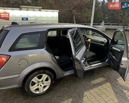 Серый Опель Астра, объемом двигателя 1.69 л и пробегом 215 тыс. км за 5100 $, фото 6 на Automoto.ua