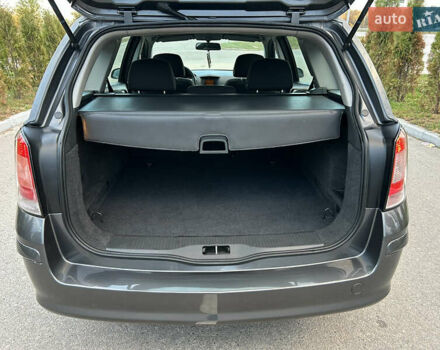 Опель Астра 2010 в Полтаве на Automoto.ua Серый Опель Астра, объемом двигателя 1.6 л и пробегом 143 тыс. км за 6500 $, фото 81 на Automoto.ua