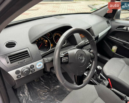 Серый Опель Астра, объемом двигателя 1.6 л и пробегом 209 тыс. км за 6400 $, фото 35 на Automoto.ua