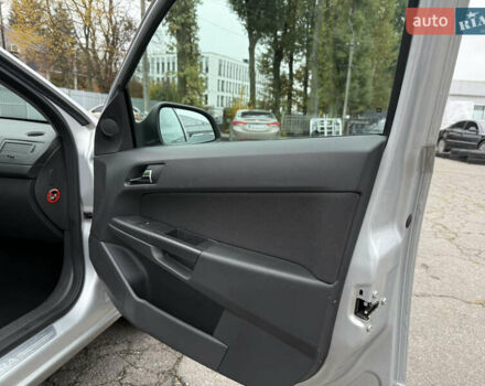 Опель Астра 2010 у Вінниці на Automoto.ua Сірий Опель Астра, об'ємом двигуна 0 л та пробігом 210 тис. км за 5600 $, фото 50 на Automoto.ua