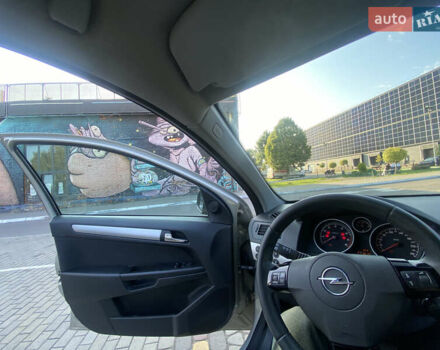 Опель Астра 2010 в Луцке на Automoto.ua Серый Опель Астра, объемом двигателя 1.6 л и пробегом 271 тыс. км за 5949 $, фото 29 на Automoto.ua