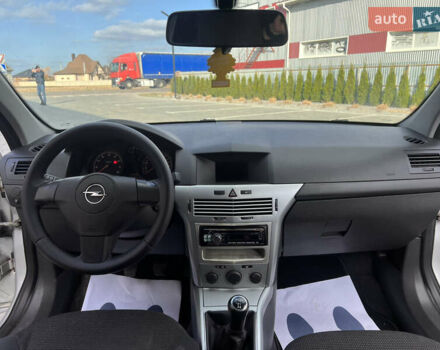 Серый Опель Астра, объемом двигателя 1.6 л и пробегом 231 тыс. км за 4950 $, фото 13 на Automoto.ua