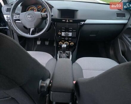 Серый Опель Астра, объемом двигателя 1.6 л и пробегом 248 тыс. км за 6850 $, фото 17 на Automoto.ua