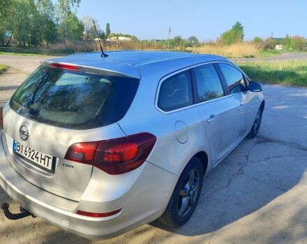 Серый Опель Астра, объемом двигателя 1.7 л и пробегом 249 тыс. км за 7100 $, фото 5 на Automoto.ua