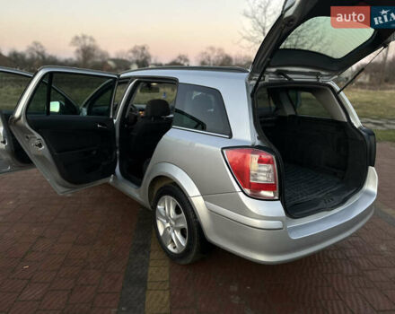 Серый Опель Астра, объемом двигателя 1.69 л и пробегом 245 тыс. км за 5800 $, фото 11 на Automoto.ua