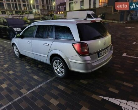 Серый Опель Астра, объемом двигателя 1.7 л и пробегом 238 тыс. км за 4999 $, фото 9 на Automoto.ua