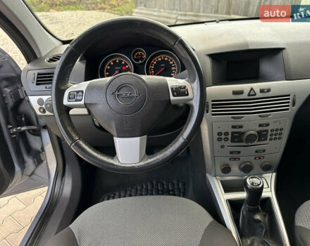 Серый Опель Астра, объемом двигателя 1.6 л и пробегом 224 тыс. км за 5500 $, фото 34 на Automoto.ua