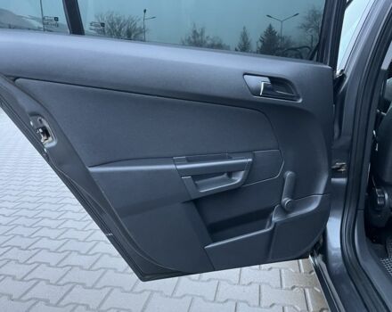 Серый Опель Астра, объемом двигателя 1.6 л и пробегом 242 тыс. км за 6199 $, фото 11 на Automoto.ua