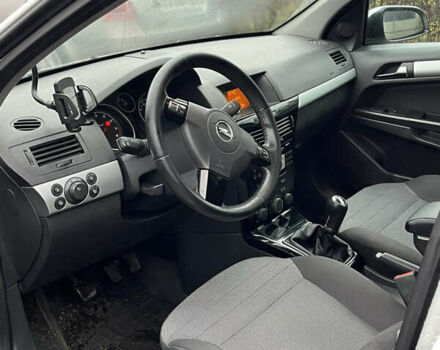 Серый Опель Астра, объемом двигателя 1.6 л и пробегом 253 тыс. км за 4800 $, фото 9 на Automoto.ua