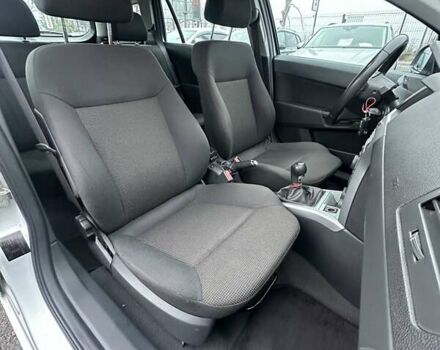 Серый Опель Астра, объемом двигателя 1.7 л и пробегом 252 тыс. км за 3500 $, фото 17 на Automoto.ua