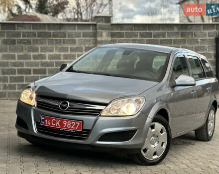 Серый Опель Астра, объемом двигателя 1.6 л и пробегом 224 тыс. км за 5500 $, фото 1 на Automoto.ua