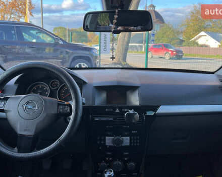 Серый Опель Астра, объемом двигателя 1.69 л и пробегом 260 тыс. км за 5300 $, фото 9 на Automoto.ua