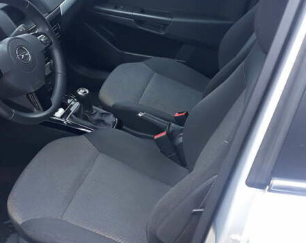 Серый Опель Астра, объемом двигателя 1.7 л и пробегом 275 тыс. км за 5800 $, фото 16 на Automoto.ua